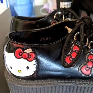 hello Kitty creepers